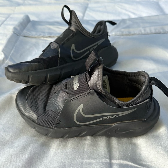 Nike Flex Runner 2 Slip-On Sneaker - Picture 3 of 8